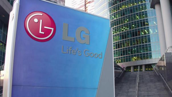 LG will create its own flexible smartphone