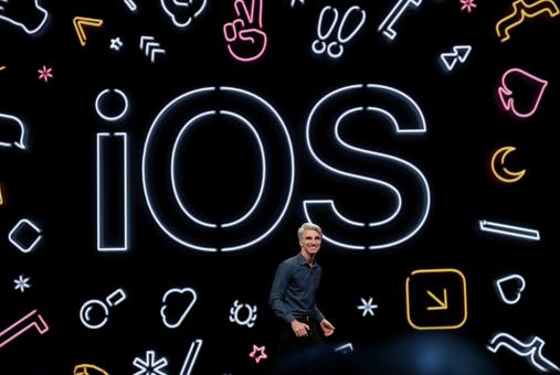WWDC June 3 Apple revealed a dark theme for iOS 13